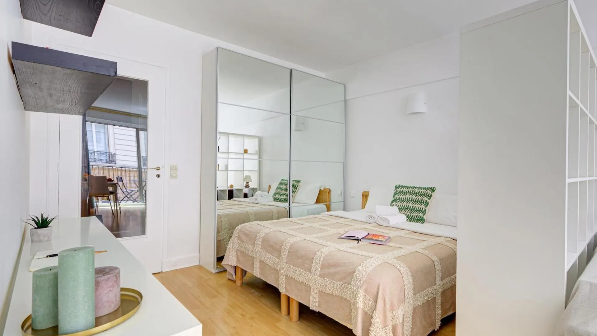 St Germain & Le Bon Marche With Balcony - Cityapartmentstay Paris