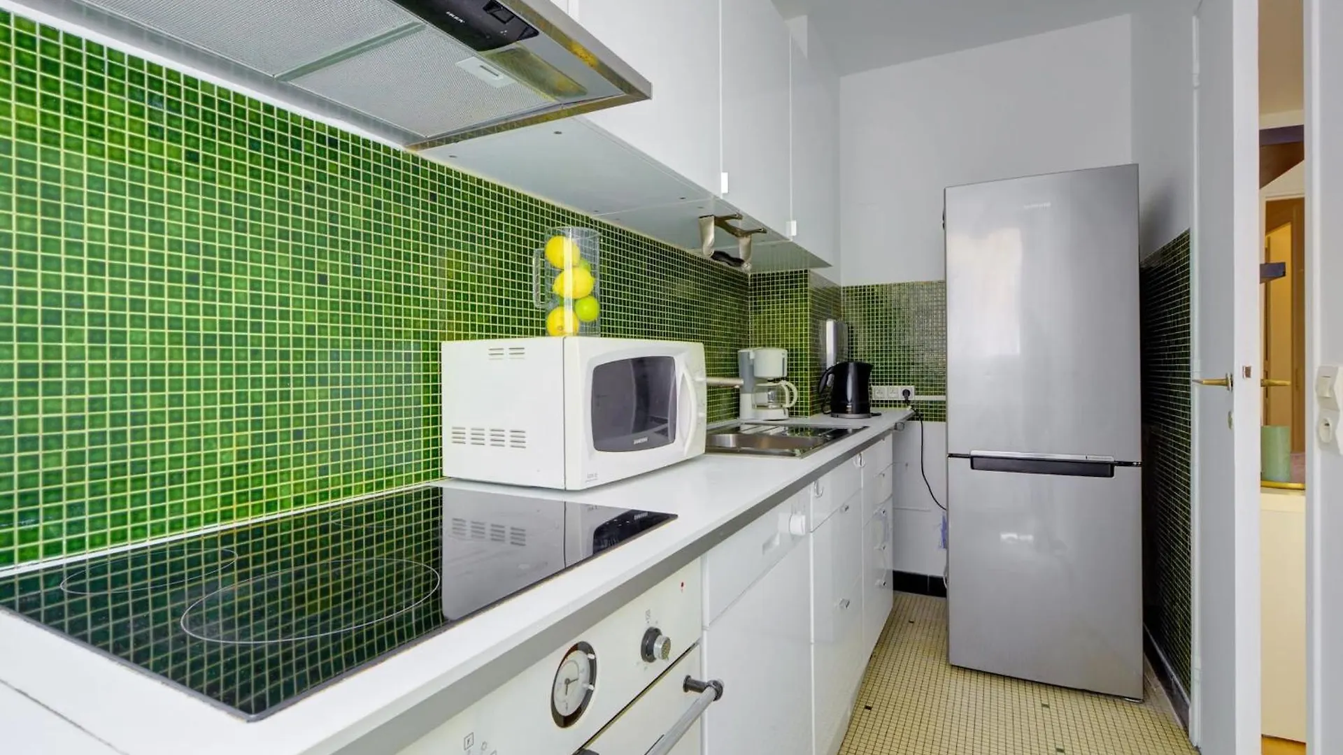 St Germain & Le Bon Marche With Balcony - Cityapartmentstay Paris Lägenhet