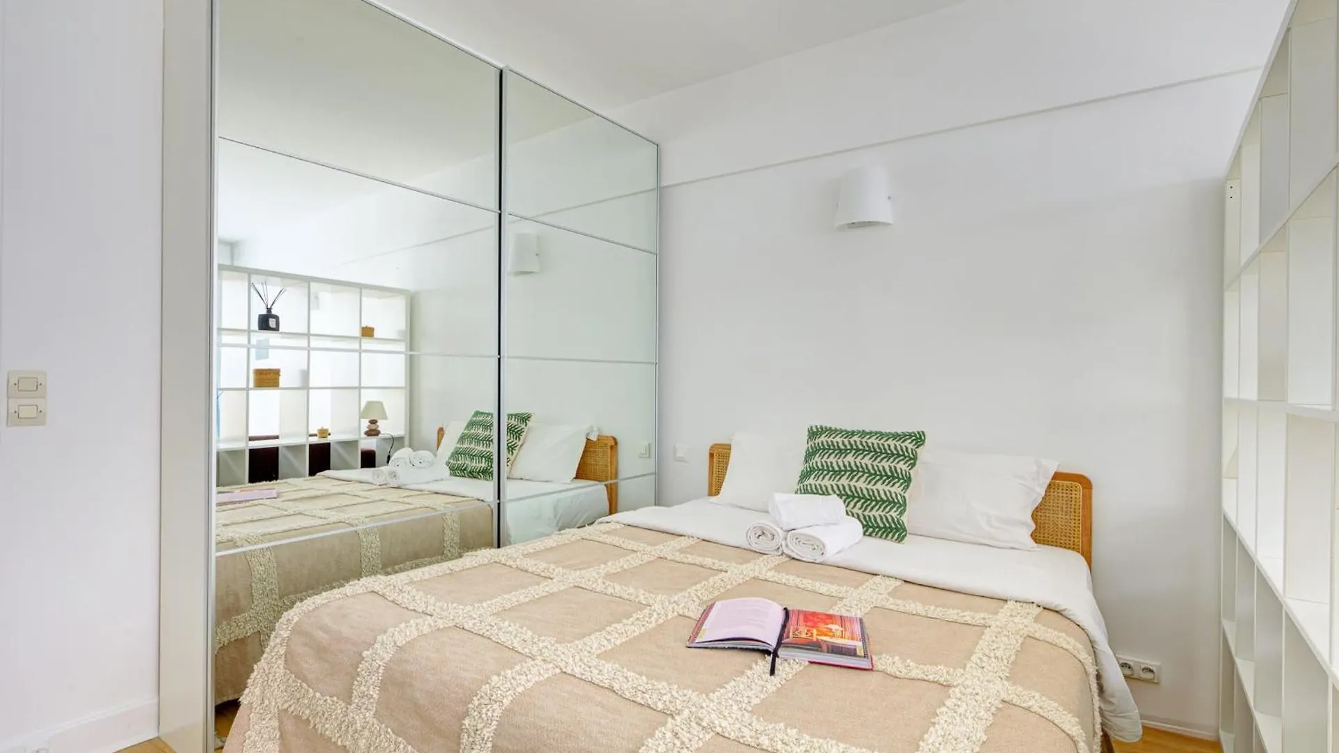St Germain & Le Bon Marche With Balcony - Cityapartmentstay Paris
