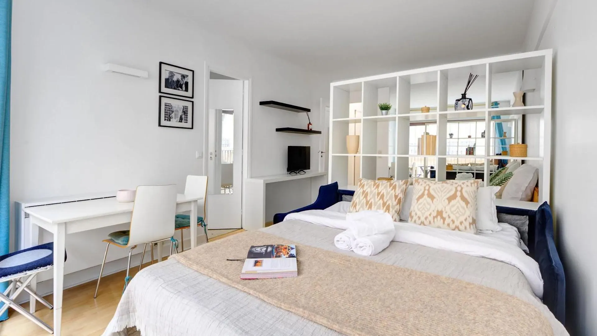 St Germain & Le Bon Marche With Balcony - Cityapartmentstay Paris France