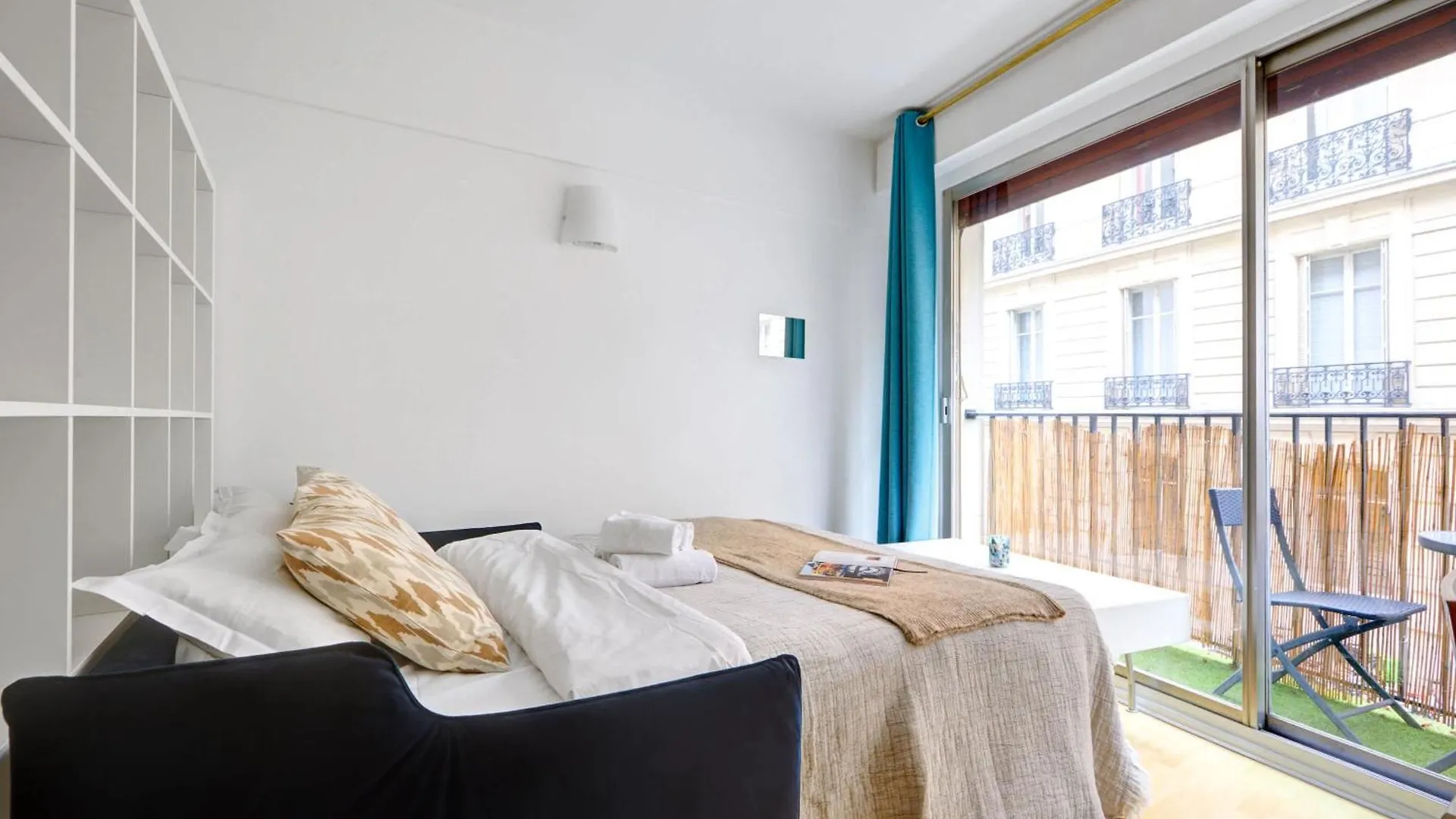 St Germain & Le Bon Marche With Balcony - Cityapartmentstay Paris